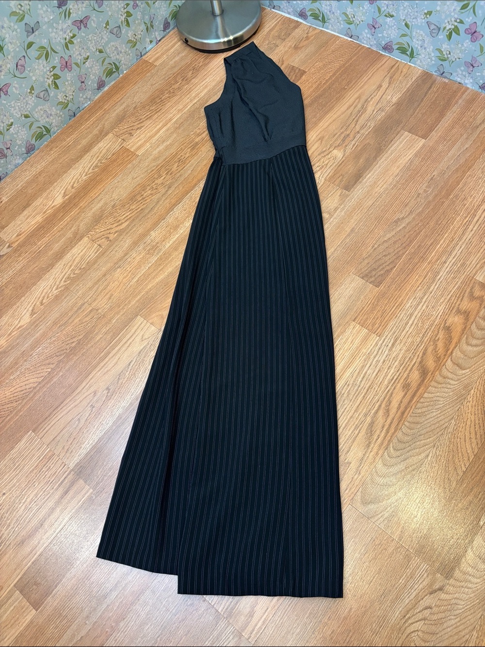 Halston black and white stripe V-neck sleeveless maxi dress. Size 12. - Picture 10 of 15